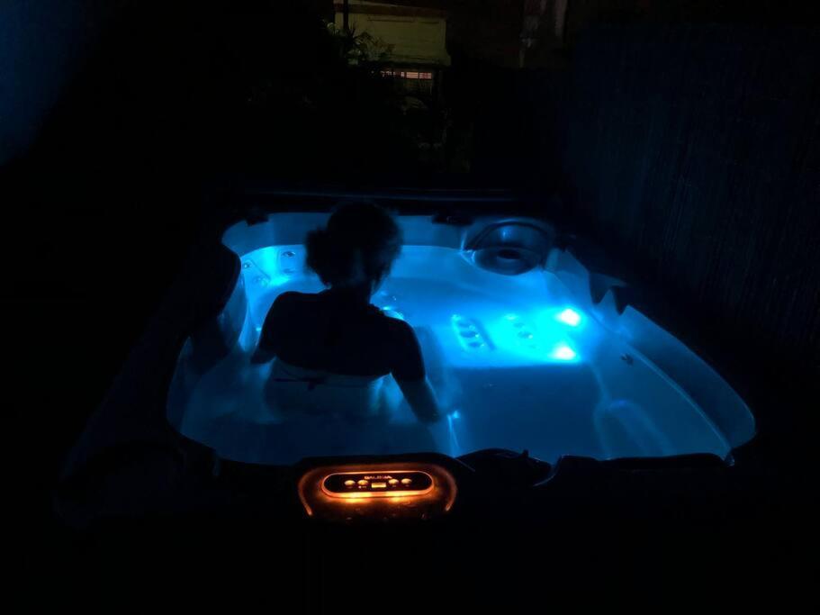 Logement Dans Un Lieu Calme Et Verdoyant A Proximite De Tout Avec Jacuzzi!!! Basse Terre Bagian luar foto