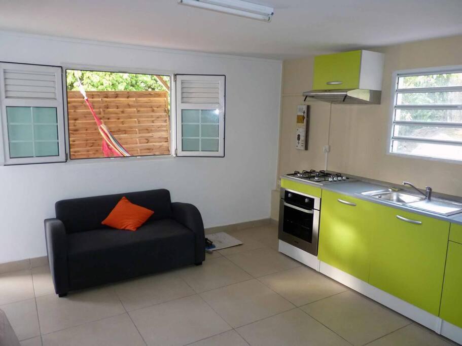 Logement Dans Un Lieu Calme Et Verdoyant A Proximite De Tout Avec Jacuzzi!!! Basse Terre Bagian luar foto